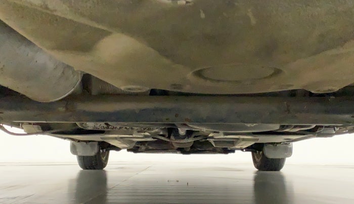 2010 Volkswagen Vento HIGHLINE PETROL AT, Petrol, Automatic, 64,623 km, Rear Underbody