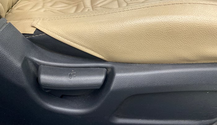 2019 Hyundai Elite i20 MAGNA PLUS 1.2, Petrol, Manual, 1,08,140 km, Driver Side Adjustment Panel