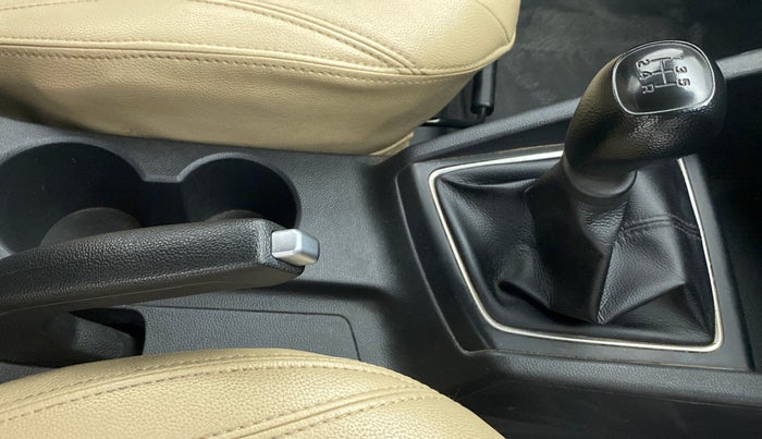 2019 Hyundai Elite i20 MAGNA PLUS 1.2, Petrol, Manual, 1,08,140 km, Gear Lever