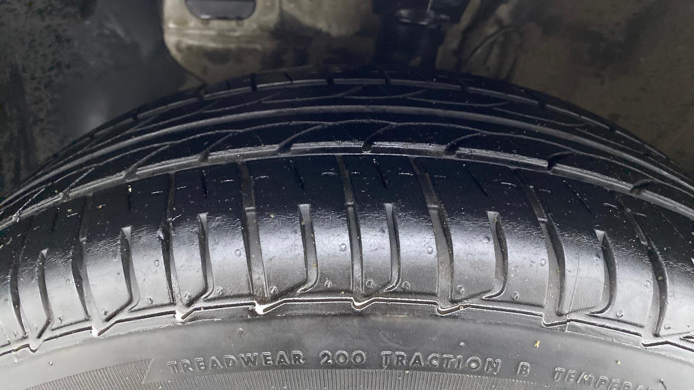 2019 Hyundai Elite i20 MAGNA PLUS 1.2, Petrol, Manual, 1,08,140 km, Left Front Tyre Tread
