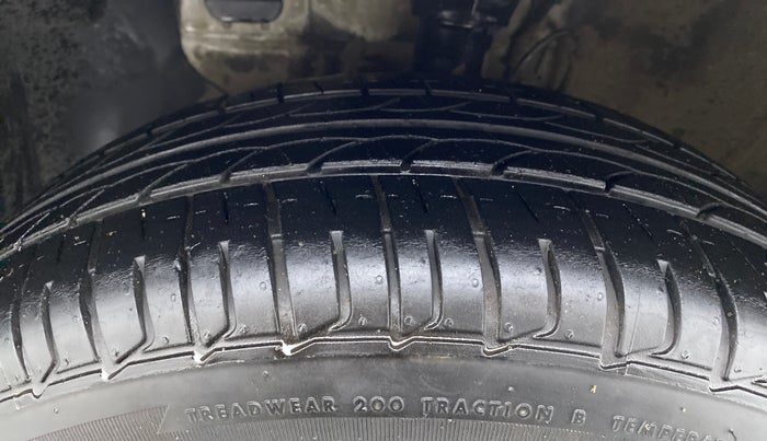 2019 Hyundai Elite i20 MAGNA PLUS 1.2, Petrol, Manual, 1,08,140 km, Left Front Tyre Tread