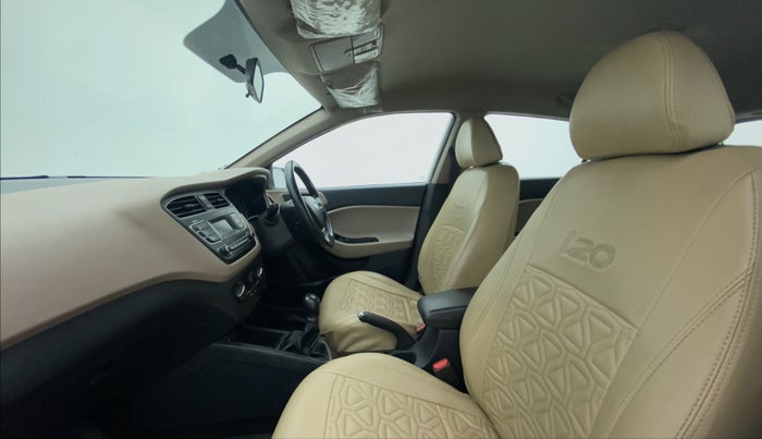 2019 Hyundai Elite i20 MAGNA PLUS 1.2, Petrol, Manual, 1,08,140 km, Right Side Front Door Cabin
