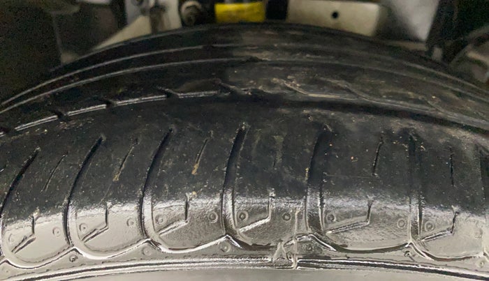 2018 Ford Ecosport TITANIUM + 1.5L PETROL AT, Petrol, Automatic, 69,837 km, Right Front Tyre Tread