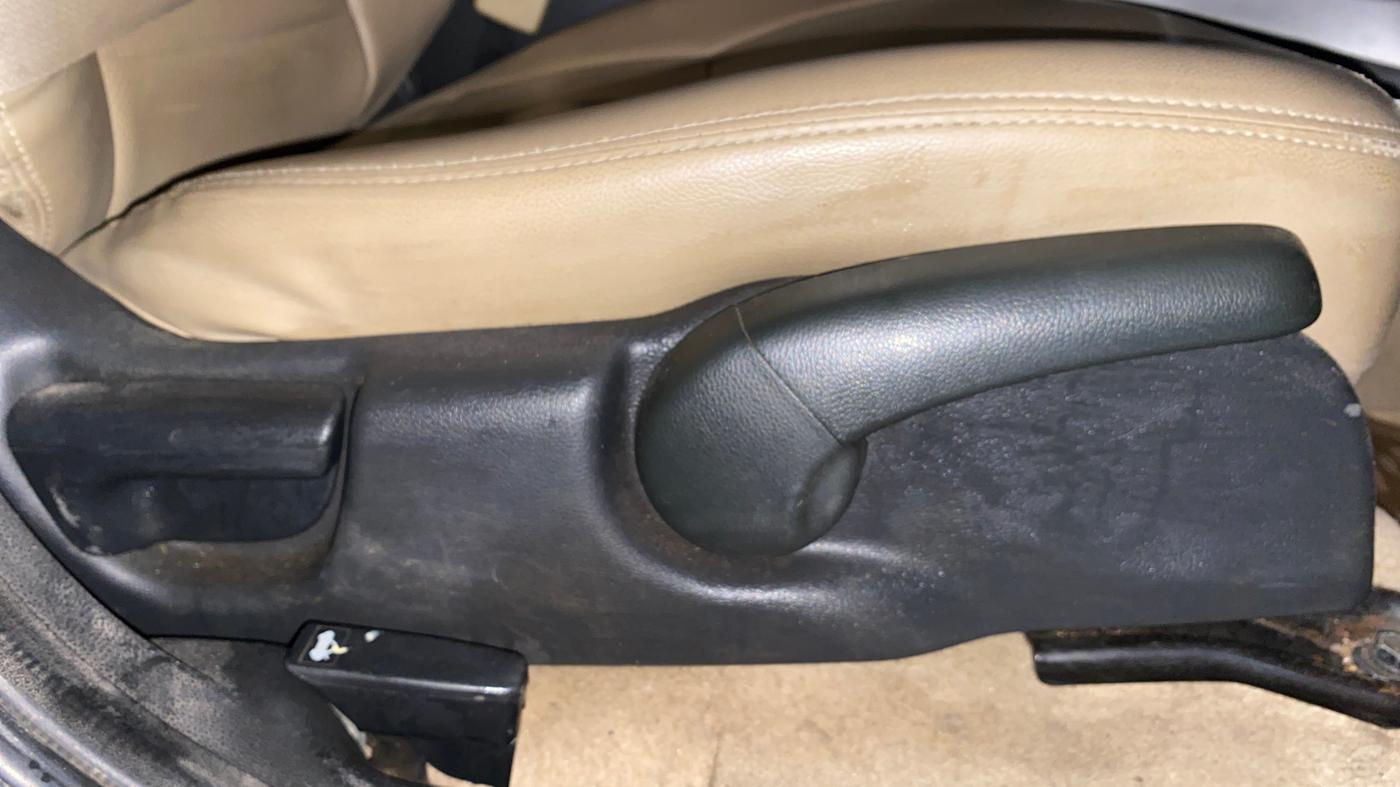 2018 Honda City 1.5L I-VTE V CVT, Petrol, Automatic, 45,146 km, Driver Side Adjustment Panel