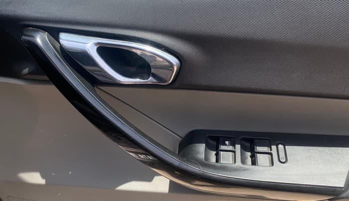 2019 Tata Tiago XZA PLUS PETROL, Petrol, Automatic, 78,371 km, Driver Side Door Panels Control