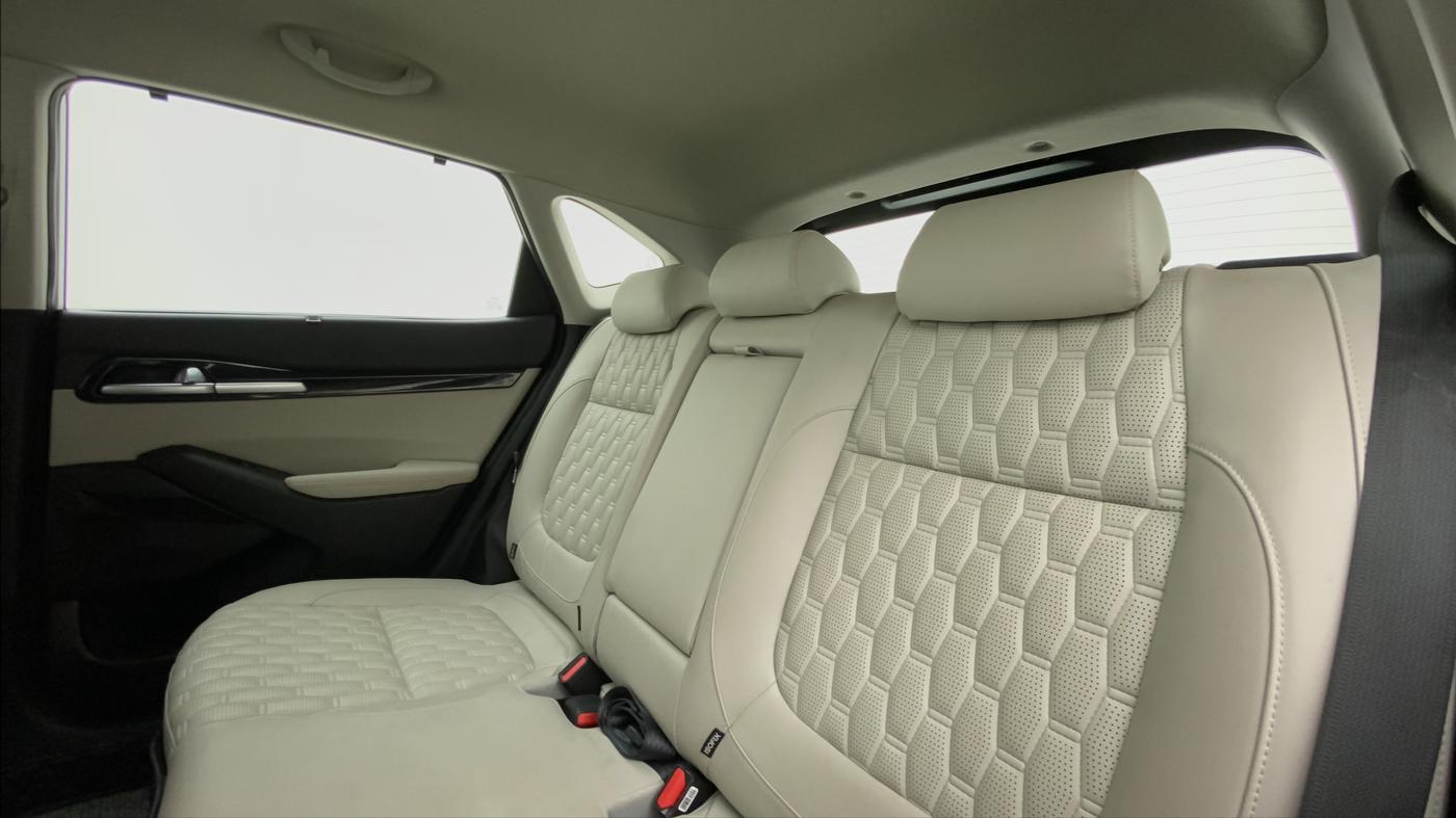 2019 KIA SELTOS HTX AT PETROL, Petrol, Automatic, 17,617 km, Right Side Rear Door Cabin