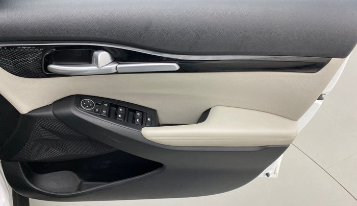 2019 KIA SELTOS HTX AT PETROL, Petrol, Automatic, 17,617 km, Driver Side Door Panels Control