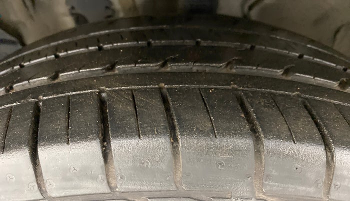 2019 KIA SELTOS HTX AT PETROL, Petrol, Automatic, 17,617 km, Left Front Tyre Tread