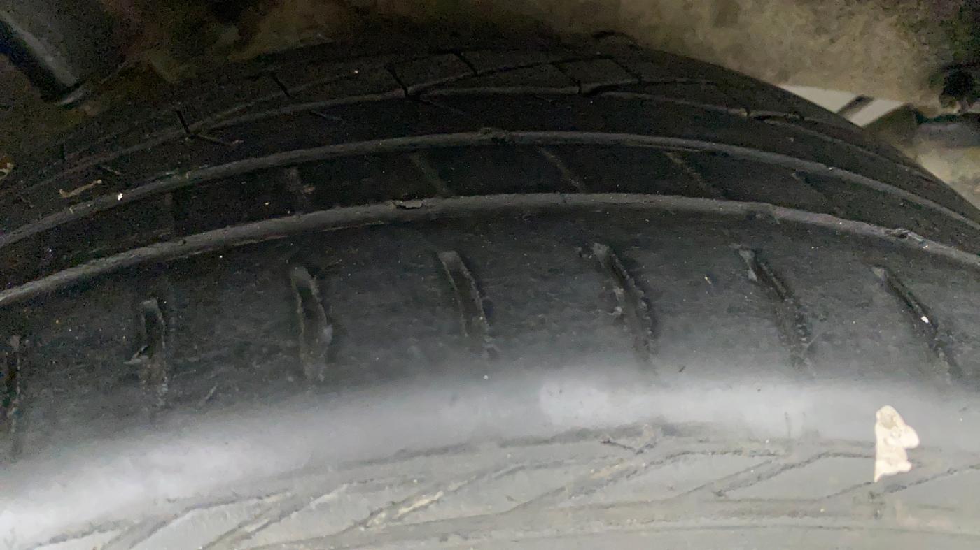 2018 Tata NEXON XMA 1.5, Diesel, Automatic, 94,046 km, Right Rear Tyre Tread