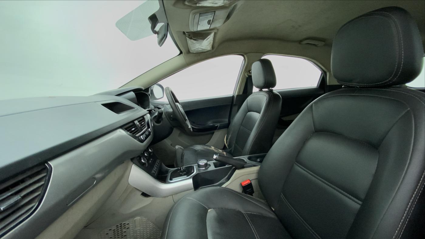 2018 Tata NEXON XMA 1.5, Diesel, Automatic, 94,046 km, Right Side Front Door Cabin