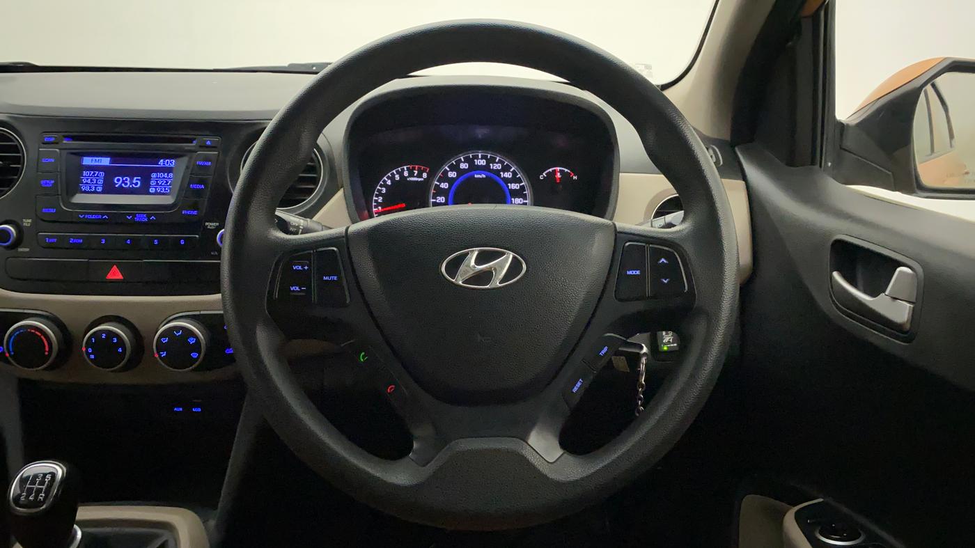 2016 Hyundai Grand i10 SPORTZ 1.2 KAPPA VTVT, CNG, Manual, 73,995 km, Steering Wheel Close Up