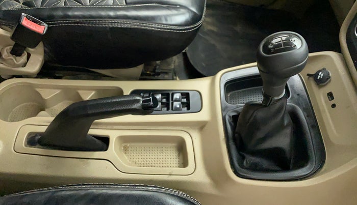 2019 Mahindra TUV300 T6+, Diesel, Manual, 69,730 km, Gear Lever