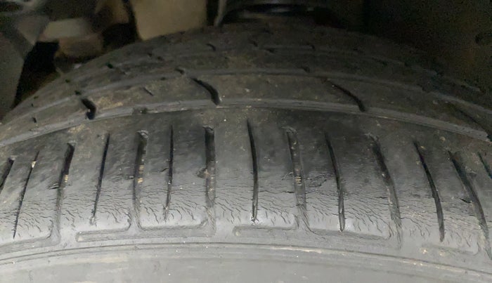 2019 Mahindra TUV300 T6+, Diesel, Manual, 69,730 km, Left Front Tyre Tread