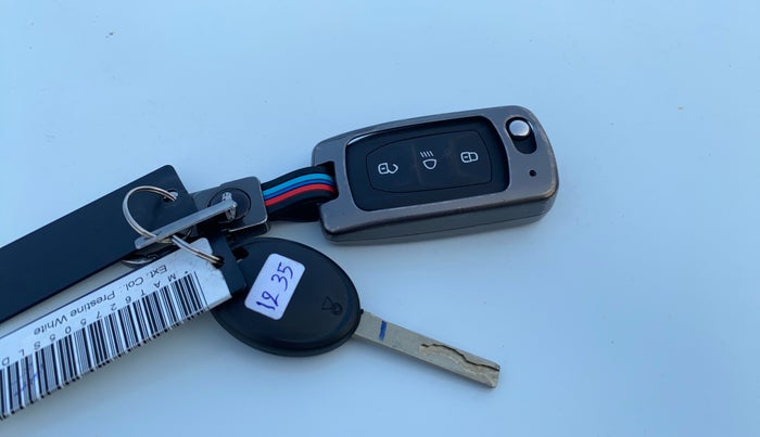 2025 Tata NEXON Smart + 1.5, Diesel, Manual, 17,789 km, Key Close Up