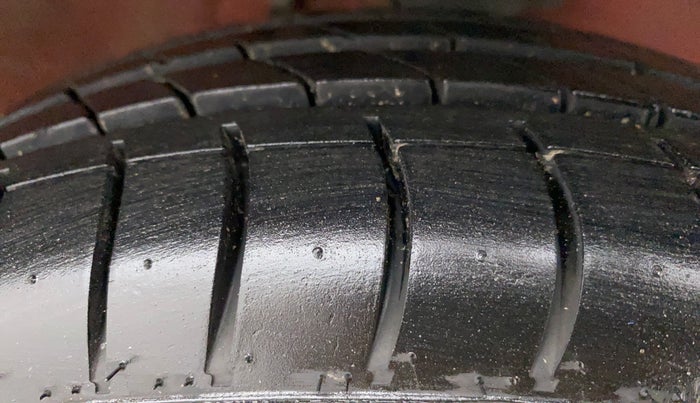 2010 Maruti Alto K10 VXI, Petrol, Manual, 42,491 km, Right Front Tyre Tread