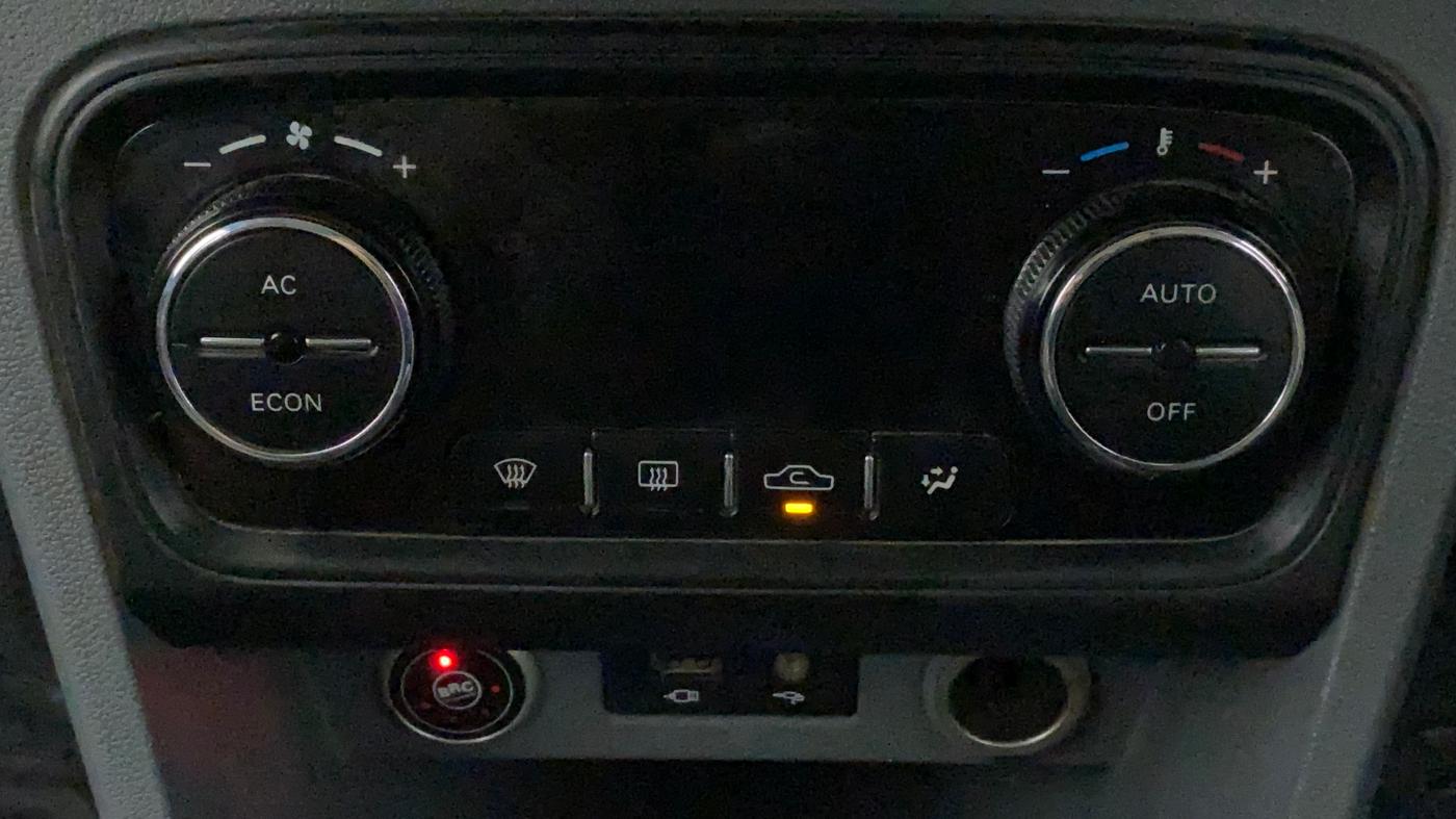 2018 Tata TIGOR XZ (O) PETROL, CNG, Manual, 51,525 km, Automatic Climate Control