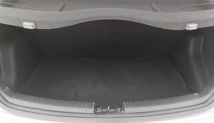 2016 Hyundai Grand i10 SPORTZ 1.2 KAPPA VTVT, Petrol, Manual, 84,427 km, Boot Inside