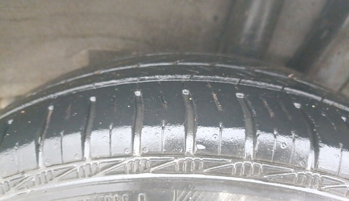 2016 Hyundai Grand i10 SPORTZ 1.2 KAPPA VTVT, Petrol, Manual, 84,427 km, Left Rear Tyre Tread