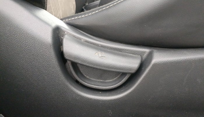 2016 Hyundai Grand i10 SPORTZ 1.2 KAPPA VTVT, Petrol, Manual, 84,427 km, Driver Side Adjustment Panel