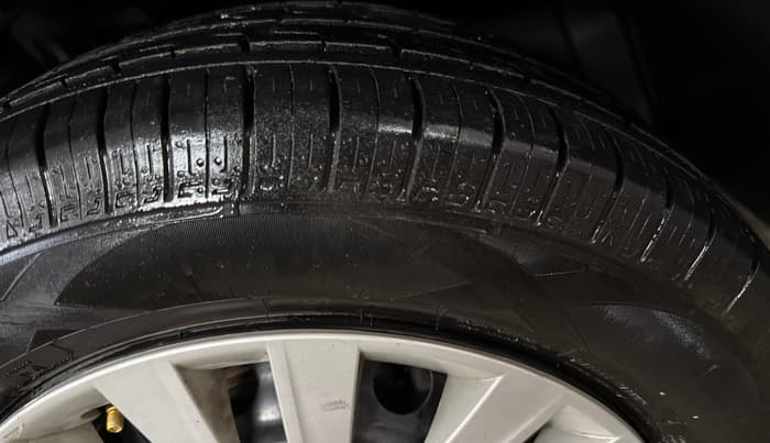 2020 Maruti Baleno DELTA PETROL 1.2, Petrol, Manual, 83,088 km, Right Front Tyre Tread