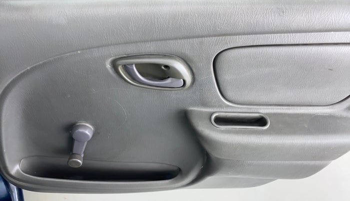 2009 Maruti Alto LXI, Petrol, Manual, 36,141 km, Driver Side Door Panels Control