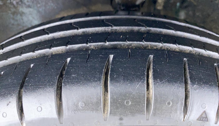 2009 Maruti Alto LXI, Petrol, Manual, 36,141 km, Left Front Tyre Tread