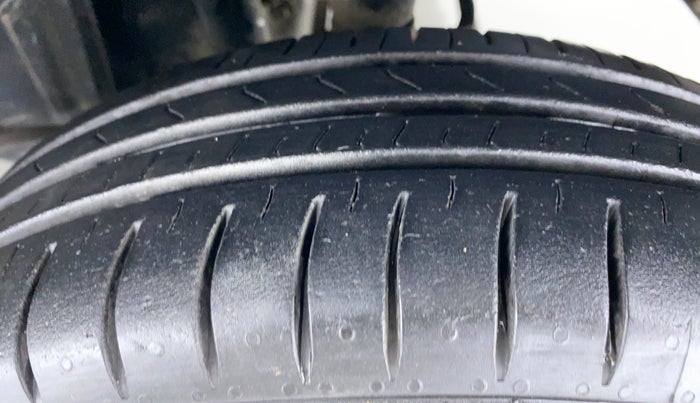 2009 Maruti Alto LXI, Petrol, Manual, 36,141 km, Left Rear Tyre Tread
