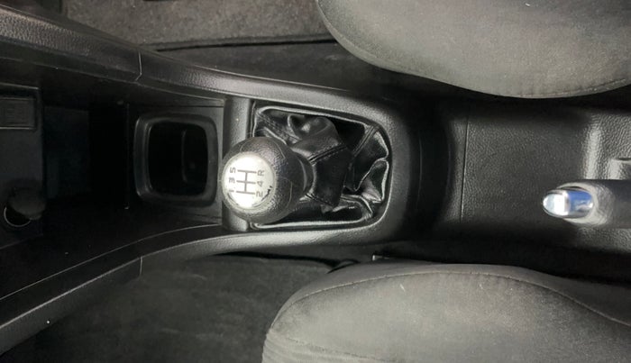 2015 Maruti Swift VXI, Petrol, Manual, 16,819 km, Gear Lever