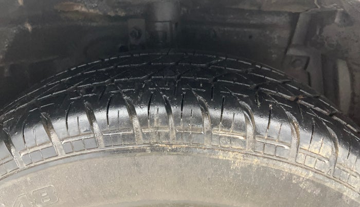 2015 Maruti Swift VXI, Petrol, Manual, 16,819 km, Right Front Tyre Tread