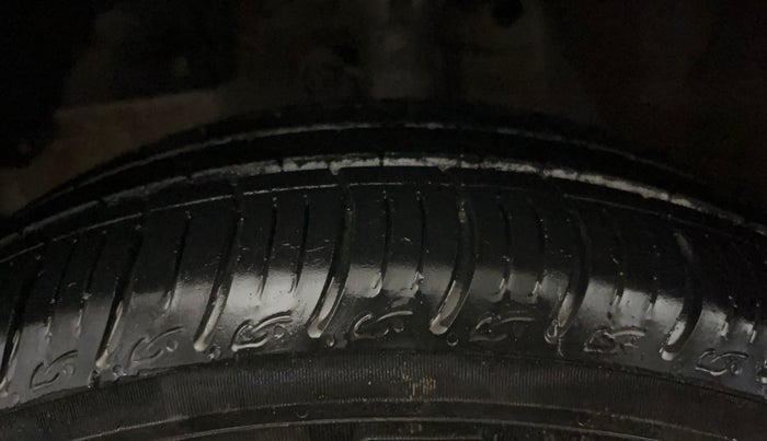2014 Honda Amaze 1.2L I-VTEC S, Petrol, Manual, 62,790 km, Left Front Tyre Tread
