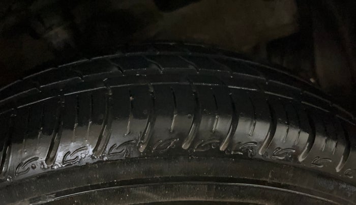 2014 Honda Amaze 1.2L I-VTEC S, Petrol, Manual, 62,790 km, Right Front Tyre Tread