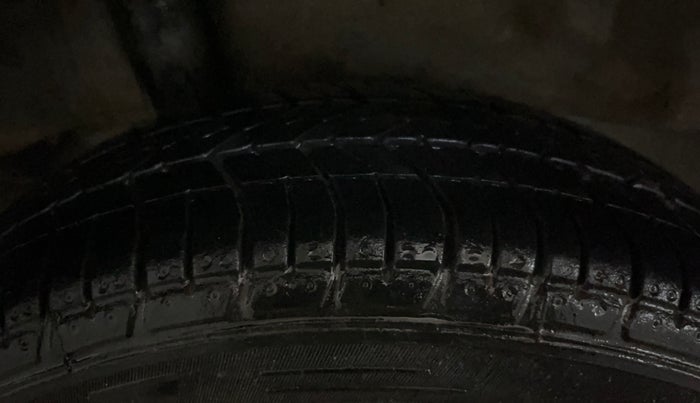 2014 Honda Amaze 1.2L I-VTEC S, Petrol, Manual, 62,790 km, Right Rear Tyre Tread