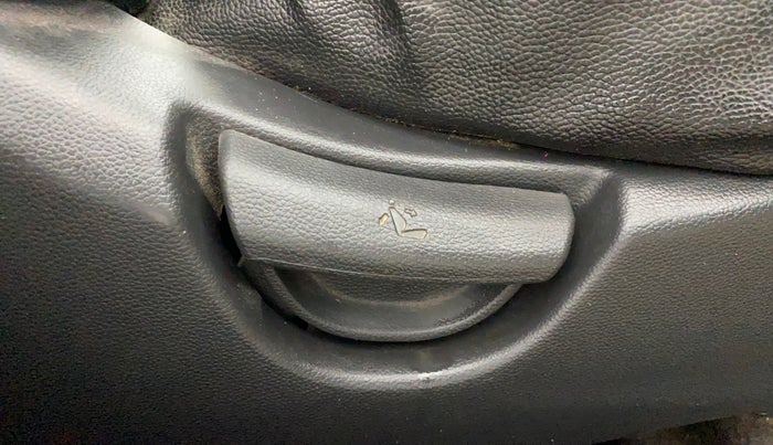 2018 Hyundai Grand i10 SPORTZ 1.2 KAPPA VTVT, Petrol, Manual, 83,273 km, Driver Side Adjustment Panel