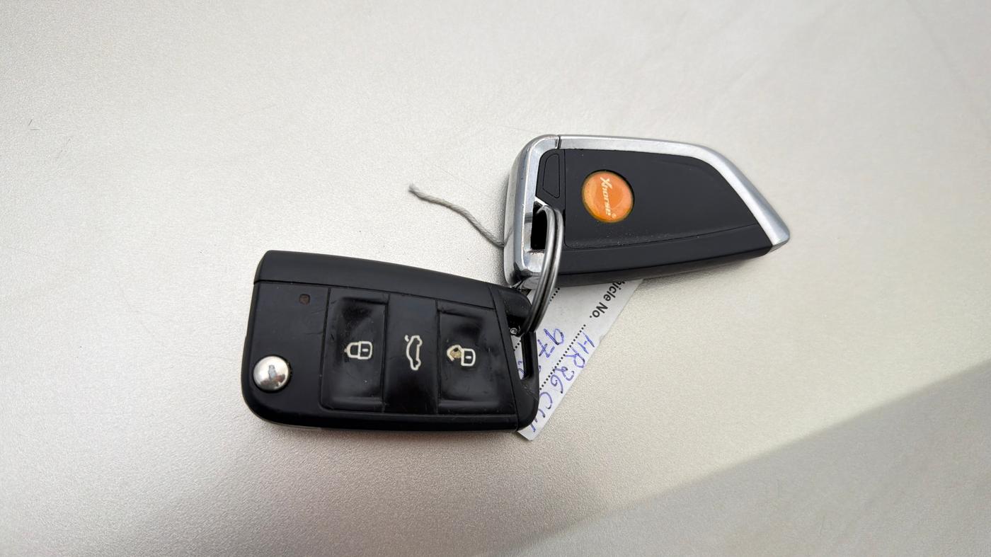 2016 Skoda Octavia STYLE PLUS AT 1.8 TSI, Petrol, Automatic, 99,869 km, Key Close Up