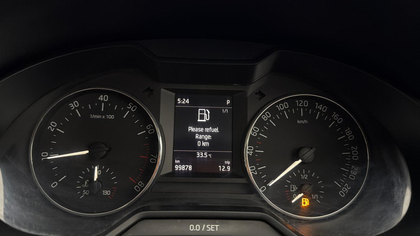 2016 Skoda Octavia STYLE PLUS AT 1.8 TSI, Petrol, Automatic, 99,869 km, Odometer Image