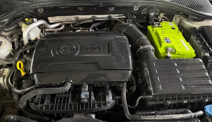 2016 Skoda Octavia STYLE PLUS AT 1.8 TSI, Petrol, Automatic, 99,869 km, Engine View