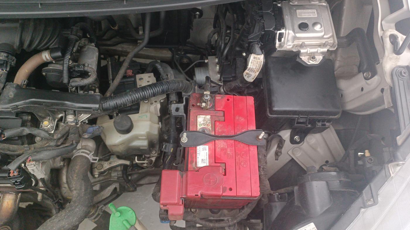 2019 Maruti New Wagon-R VXI 1.2 AMT, Petrol, Automatic, 35,723 km, Engine View - Left