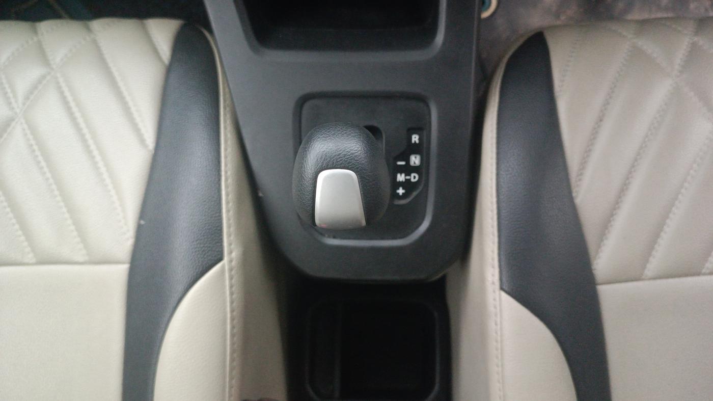 2019 Maruti New Wagon-R VXI 1.2 AMT, Petrol, Automatic, 35,723 km, Gear Lever