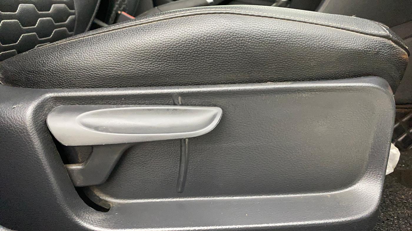 2021 Volkswagen Polo HIGHLINE PLUS 1.0L TSI AT, Petrol, Automatic, 96,181 km, Driver Side Adjustment Panel
