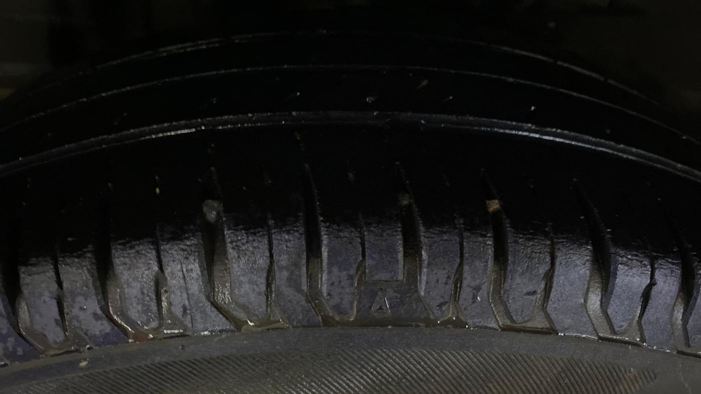 2017 Maruti Dzire ZXI PLUS, Petrol, Manual, 24,046 km, Right Rear Tyre Tread