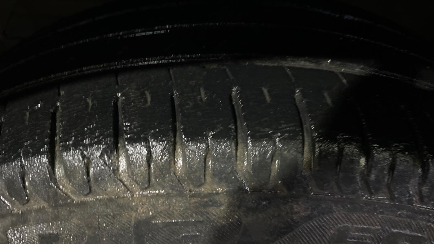 2017 Maruti Dzire ZXI PLUS, Petrol, Manual, 24,046 km, Left Front Tyre Tread
