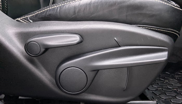 2018 Jeep Compass 2.0 LONGITUDE (O), Diesel, Manual, 15,035 km, Driver Side Adjustment Panel