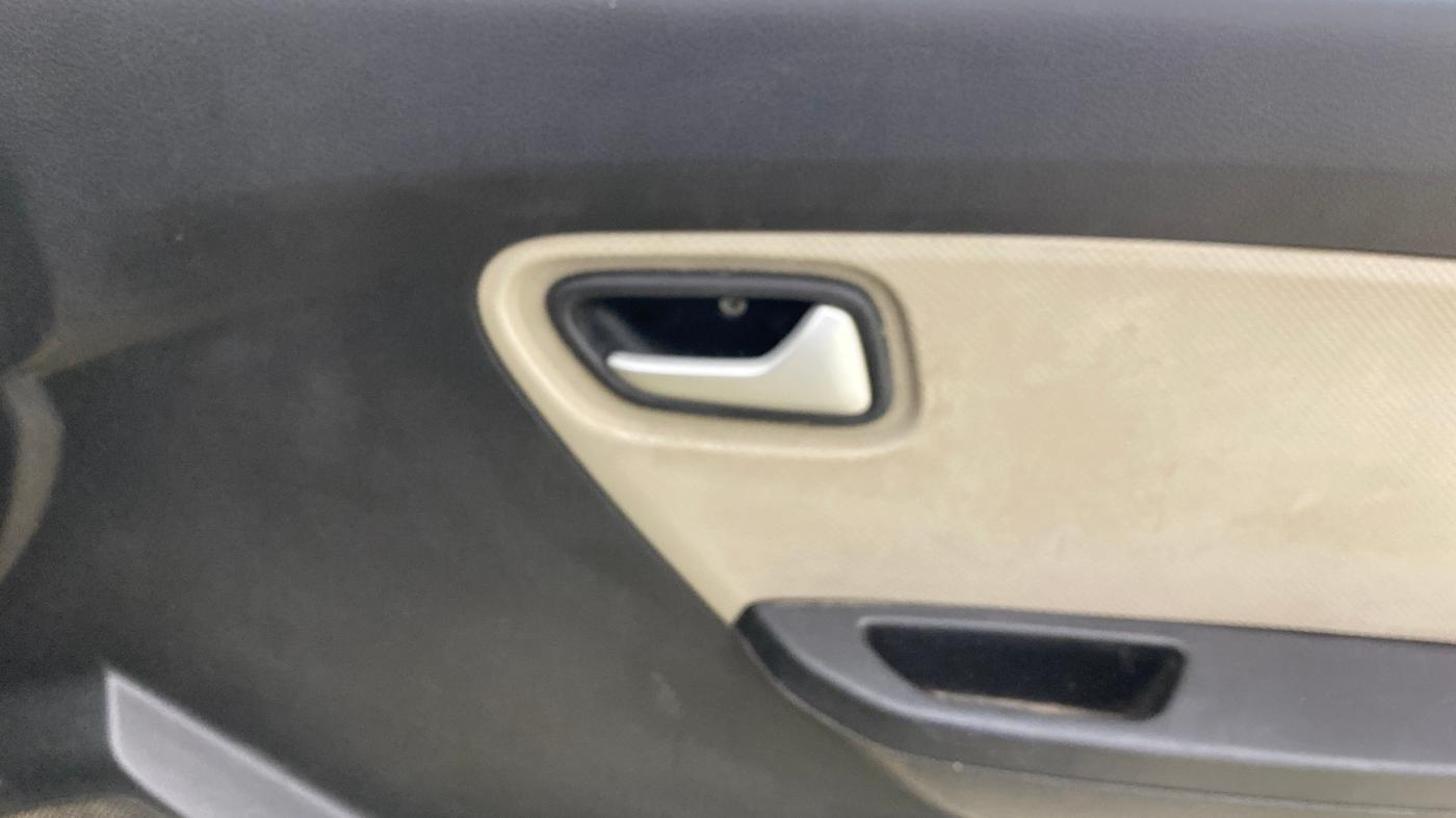 2019 Maruti Alto LXI, Petrol, Manual, 69,365 km, Driver Side Door Panels Control