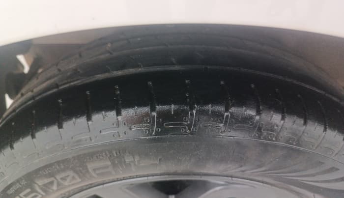 2022 Hyundai GRAND I10 NIOS SPORTZ AMT 1.2 KAPPA VTVT, Petrol, Automatic, 33,008 km, Right Rear Tyre Tread