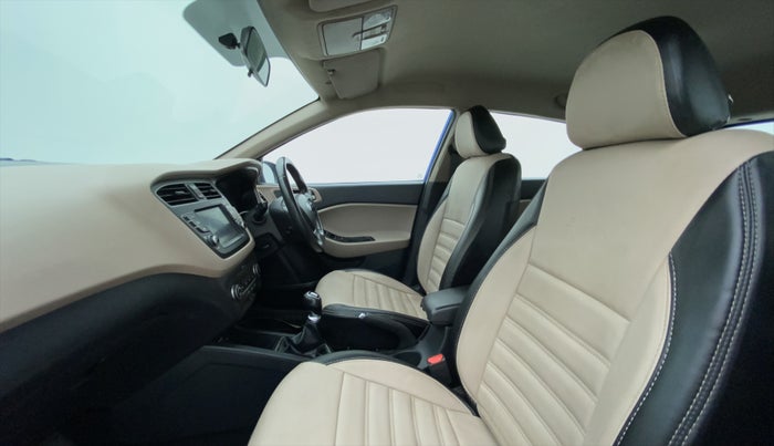 2018 Hyundai Elite i20 ASTA 1.2 (O), Petrol, Manual, 60,262 km, Right Side Front Door Cabin