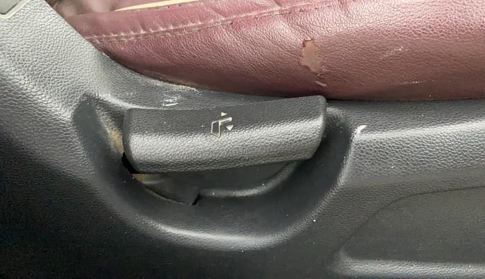 2015 Hyundai Elite i20 SPORTZ 1.2, Petrol, Manual, 73,103 km, Driver Side Adjustment Panel