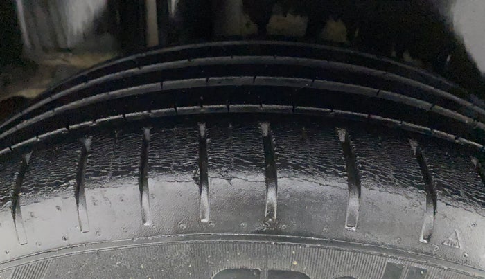 2019 Maruti Ciaz ALPHA  AT 1.5 SHVS PETROL, Petrol, Automatic, 45,144 km, Right Rear Tyre Tread
