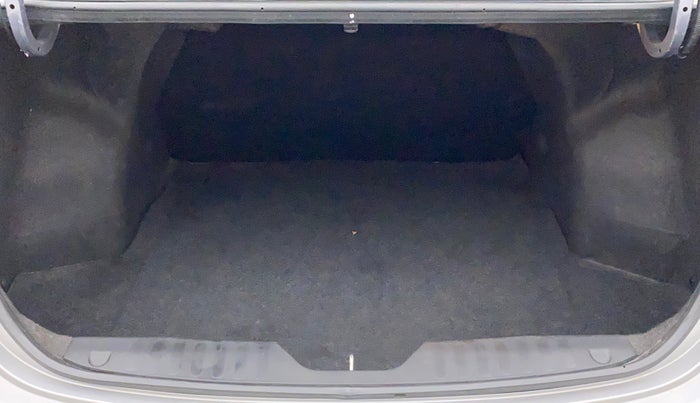 2019 Maruti Ciaz ALPHA  AT 1.5 SHVS PETROL, Petrol, Automatic, 45,144 km, Boot Inside