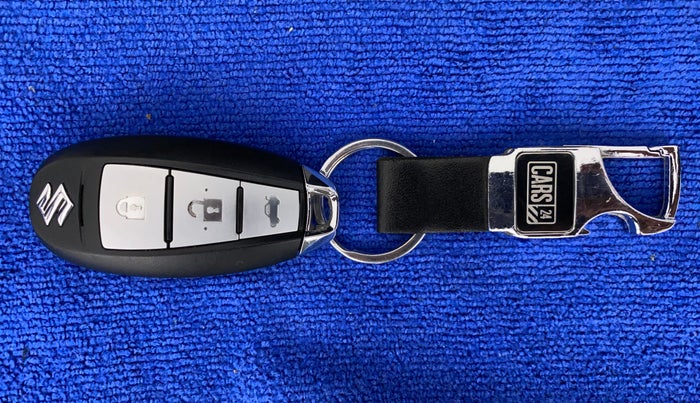 2019 Maruti Ciaz ALPHA  AT 1.5 SHVS PETROL, Petrol, Automatic, 45,144 km, Key Close Up