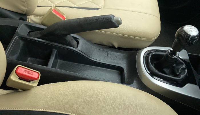 2017 Honda Jazz 1.2 SV MT, Petrol, Manual, 31,243 km, Gear Lever